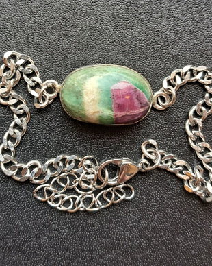 Bratara handmade ruby in fuchsite