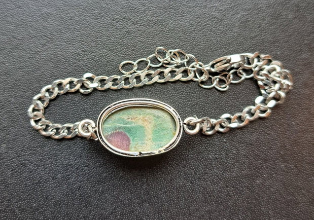 Bratara handmade ruby in fuchsite