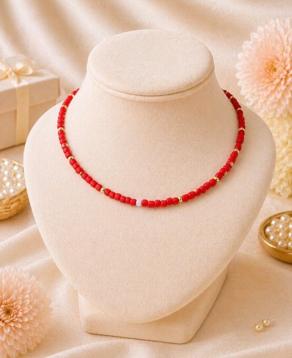 Choker rosu cu accente aurii