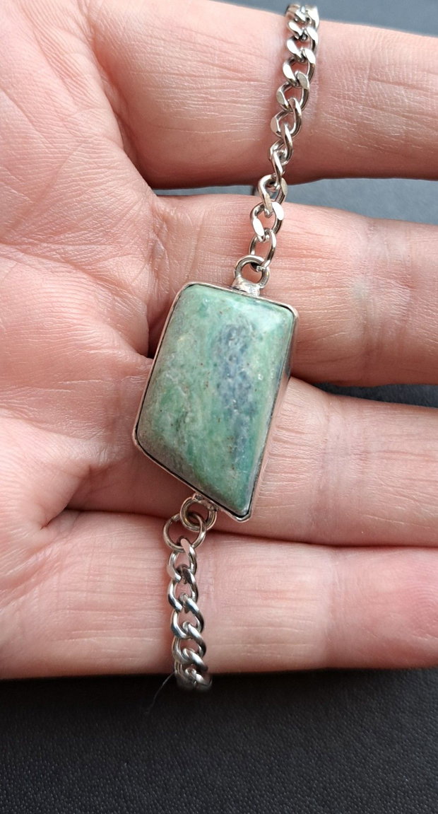 Kyanite in fuchsite