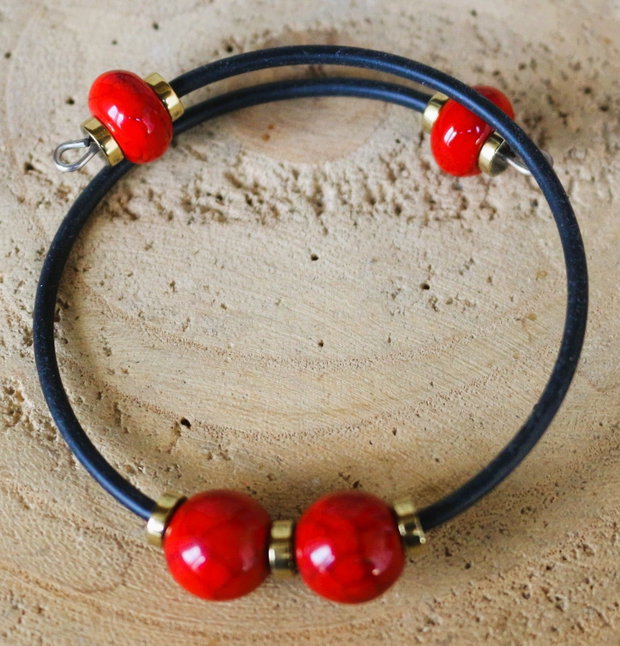 Set cercei si bratara handmade cu sfere din howlit si hematit