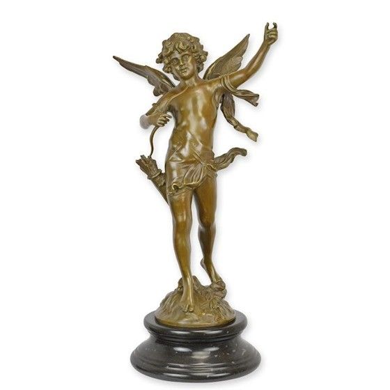 Cupidon-statueta din bronz cu un soclu din marmura