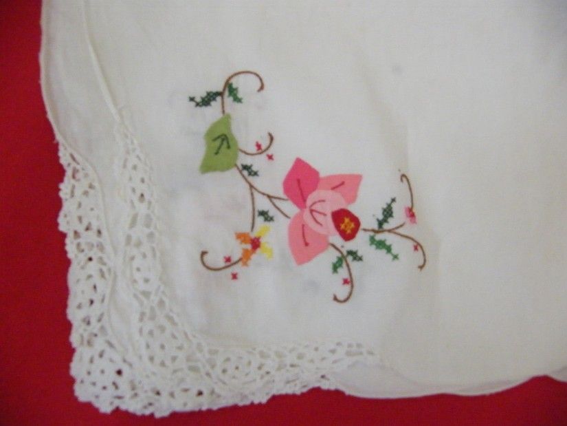 Fata de masa broderie dantela aplicatii