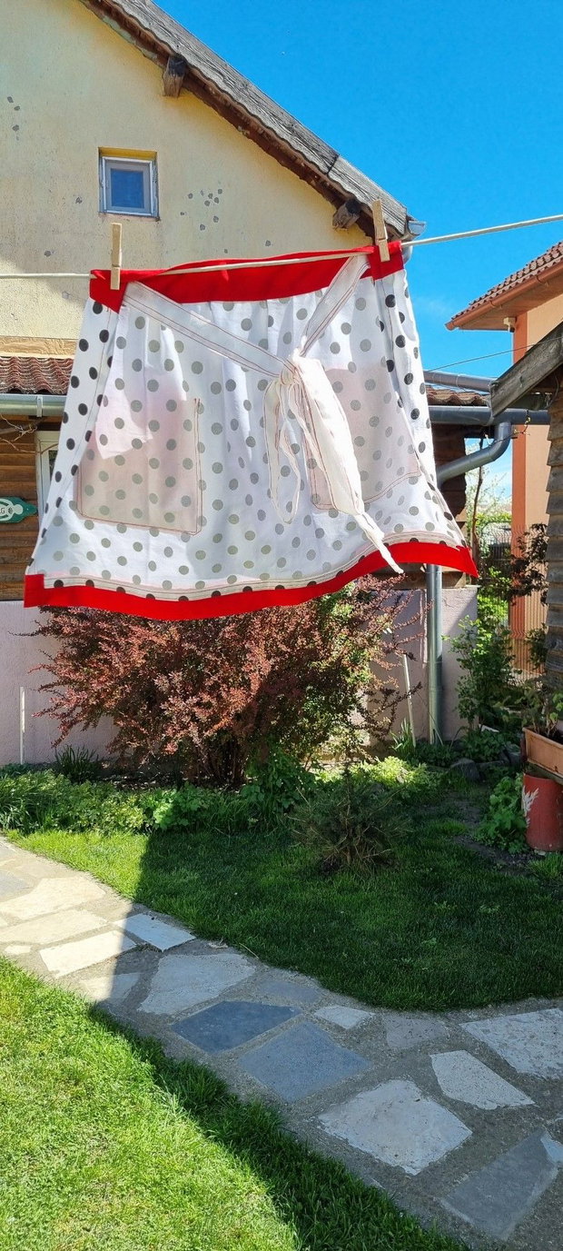 Sort de bucatarie, scurt, handmade