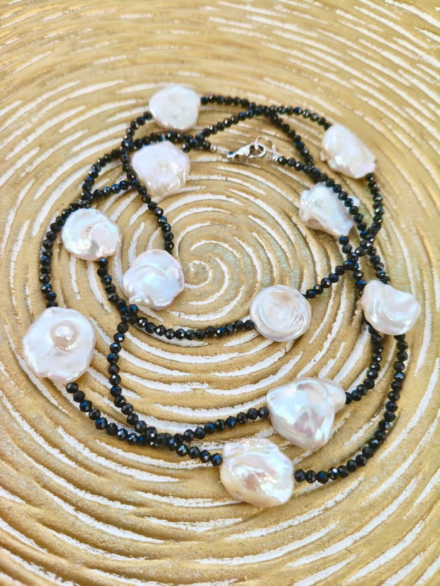 Colier lung /dublu spinel negru & perle albe baroc