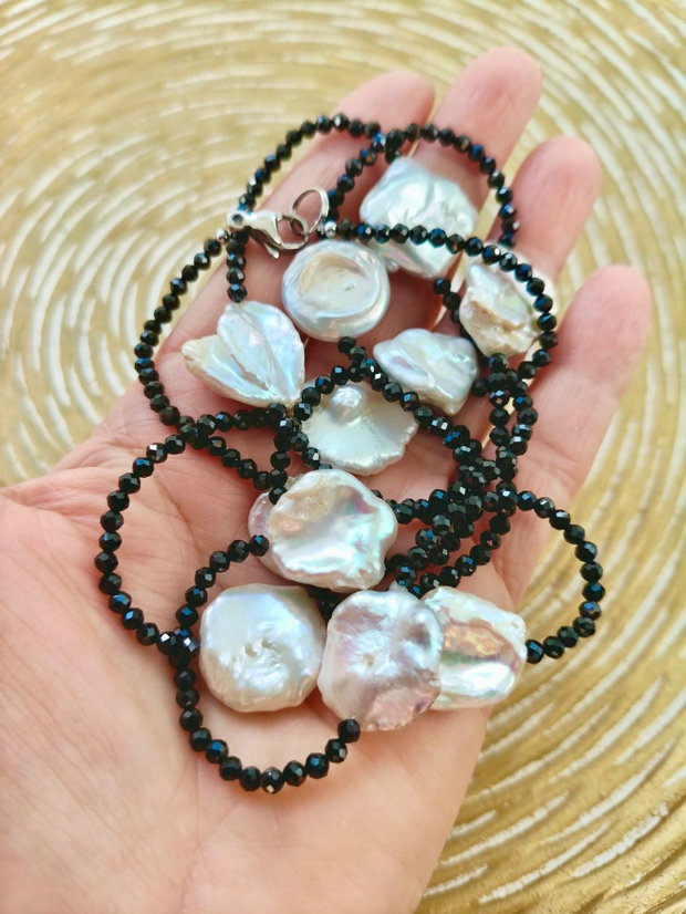 Colier lung /dublu spinel negru & perle albe baroc