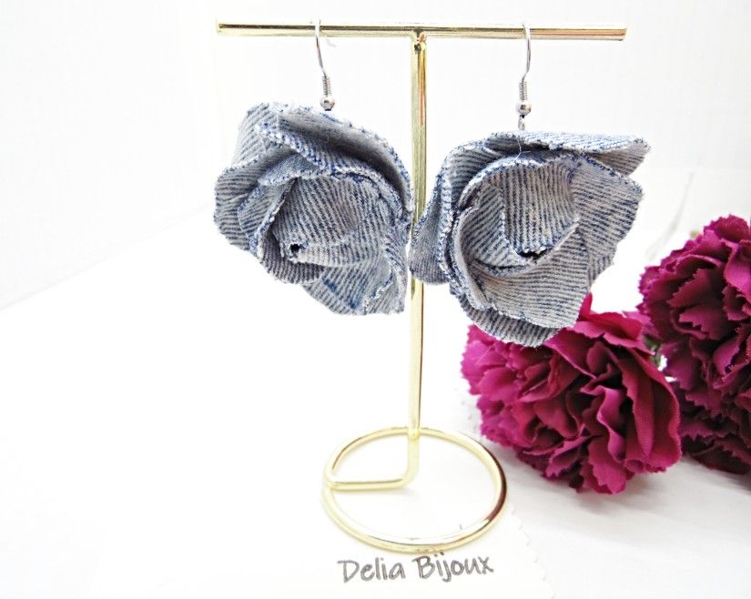 Cercei statement din blugi reciclat flori handmade (cod1421)