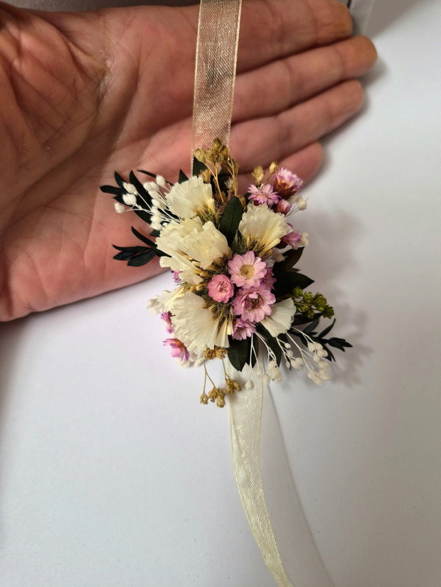 Cocarde Cavaleri de Onoare , Invitați nuntă ( Flori de pus în piept , Butoniere ) / Brățări Domnișoare Onoare ( Corsaje mână ) - flori naturale uscate și stabilizate , Roz Mov , Mov Lila , Alb , Verde