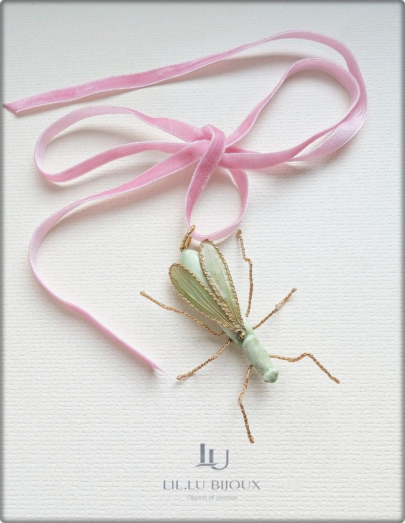 CHOKER CU PANDANTIV CĂLUGĂRIȚĂ, Bijuterie Handmade, Colier Statement