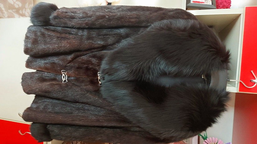 Haină nurcă naturală  lucrată manual  stare impecabilă  mărime 44