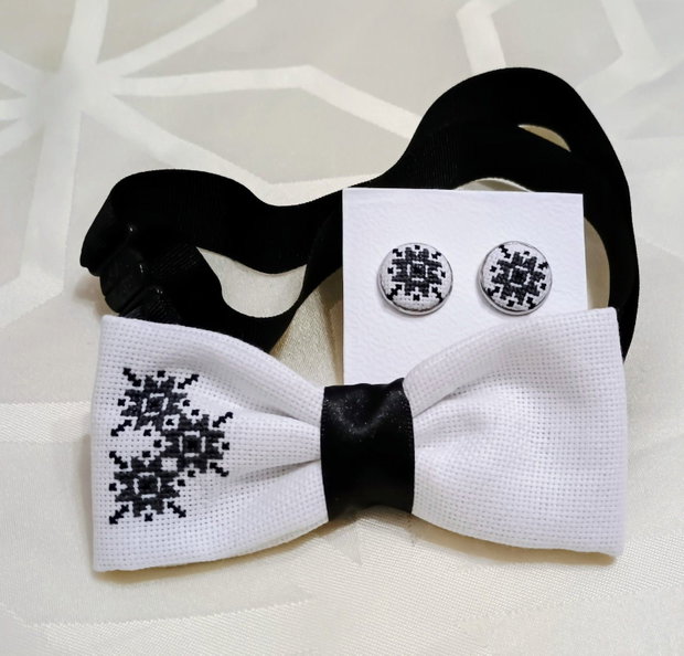 Set, papion asimetric și butoni cu broderie manuala