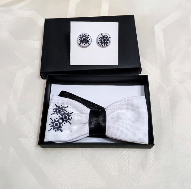 Set, papion asimetric și butoni cu broderie manuala