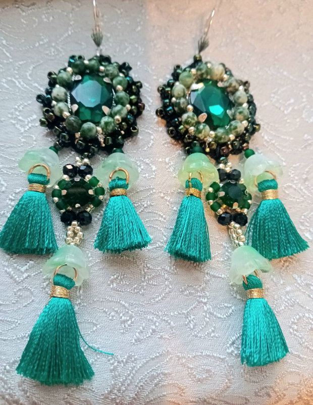 Cercei crosetati,cristale,ciucuri,agate