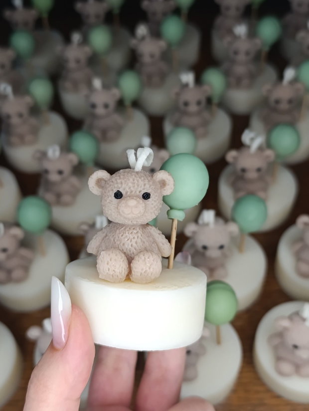 Mărturie Ursuleț cu Balon din ceară de cocos Personalizabilă În cutie transparentă cu fundă