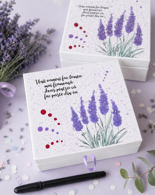 Cutie bijuterii lavanda pictata manual, personalizata cu mesaj