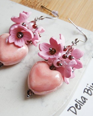 Cercei handmade Sakura cu inimă cercei romantici roz din ceramică și flori delicate (cod1427) - cadouri femei, cercei eleganti botez, bijuterii unicat flori