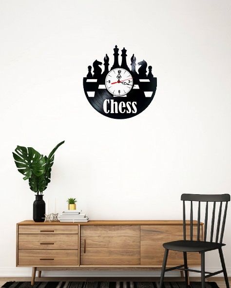 Ceas de perete din disc vinil, Tematică Șah / Chess, Design Retro cu Piese de Șah, Negru