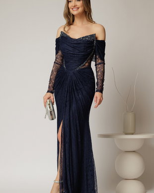 Rochie lunga bleumarin de seara tip sirena din dantela si decolteu accesorizat