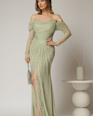 Rochie lunga verde mint de seara tip sirena din dantela si decolteu accesorizat