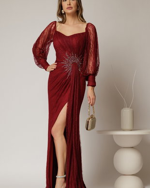 Rochie lunga bordo de seara din dantela cu strassuri pe talie si decolteu