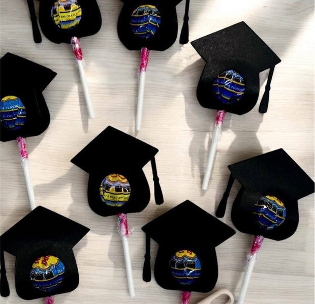 Cadou absolvire gradinita , toca acadea.