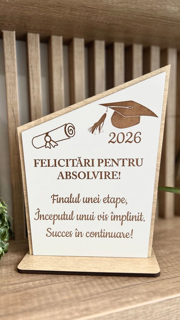 Trofeu absolvire din lemn personalizat, cadou pentru absolvent, absolvire, final de an scolar