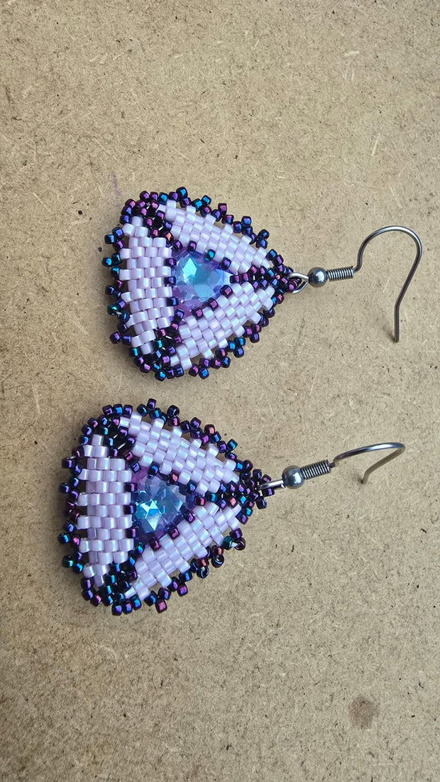 Cercei handmade Triunghi Imperial Mov cu cristal rivoli