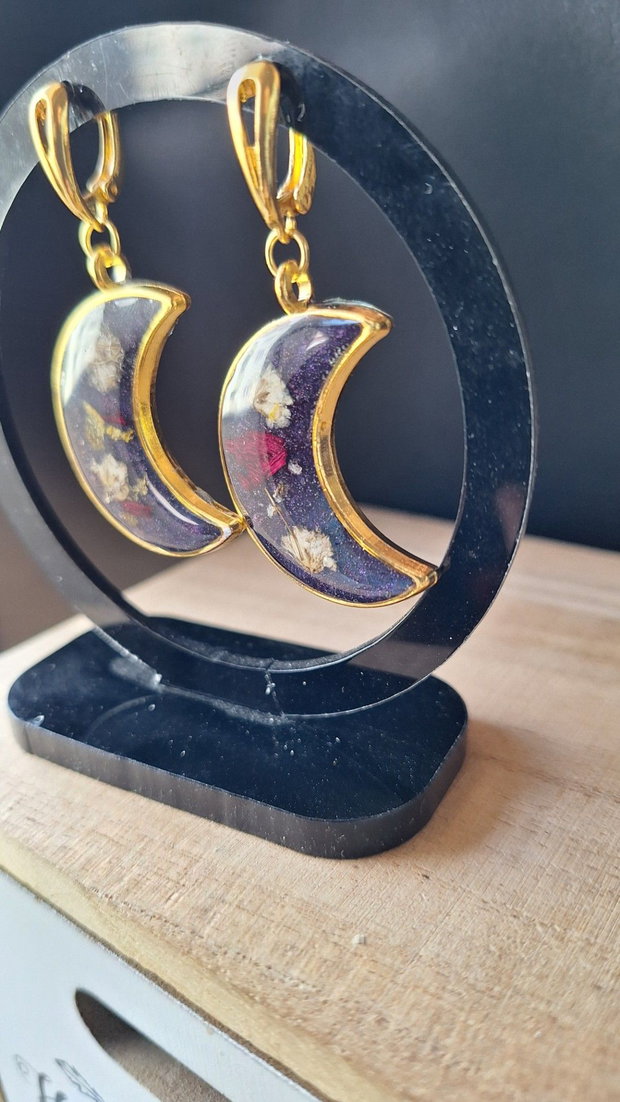 Cercei Handmade Semilună cu Flori Naturale și Glitter Albastru