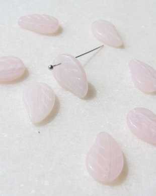 Margele sticla presata Cehia - frunze 4x9x14 mm