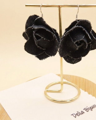 Cercei statement din blugi reciclat  flori handmade (cod1429)