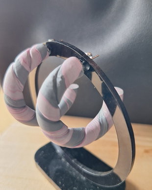 Cercei Hoops Răsuciți - Dusty Pink & Grey - Handmade din Lut Polimeric