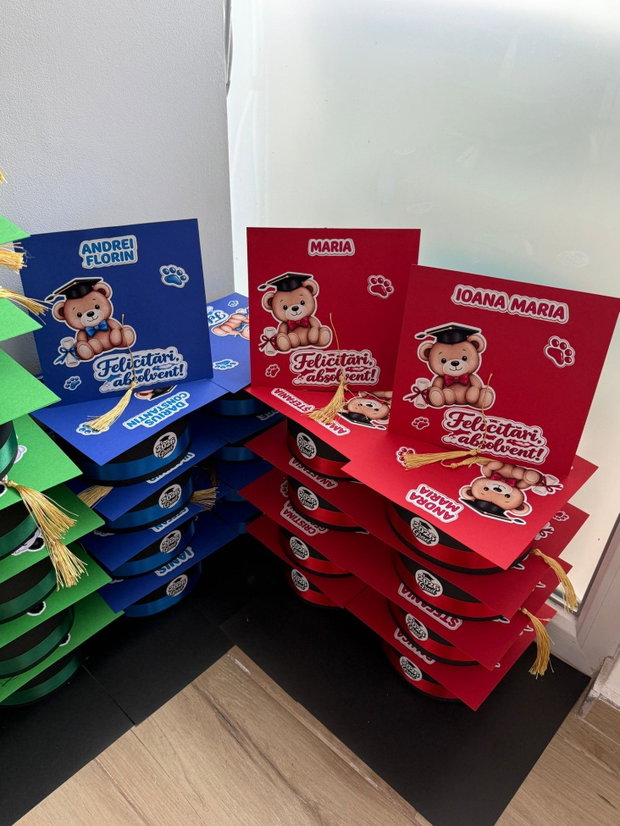 Toca plus cocarda personalizata in tematica clasei