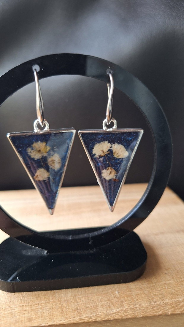 Cercei Starry Meadow din Rășină cu Flori Naturale Albastru & Alb