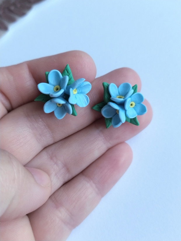 Cercei Nu mă uita albaștri flori handmade din lut polimeric, model delicat