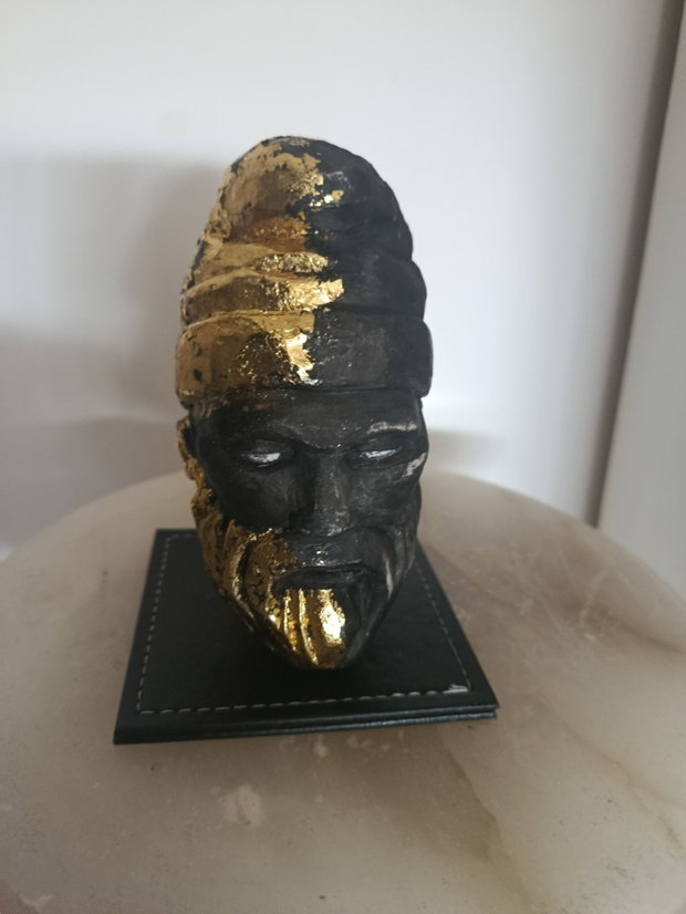 Bust Decebal Handmade din Ghips patină neagră cu foiță aurie, statuetă dacică unicat