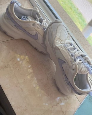Adidasi Nike