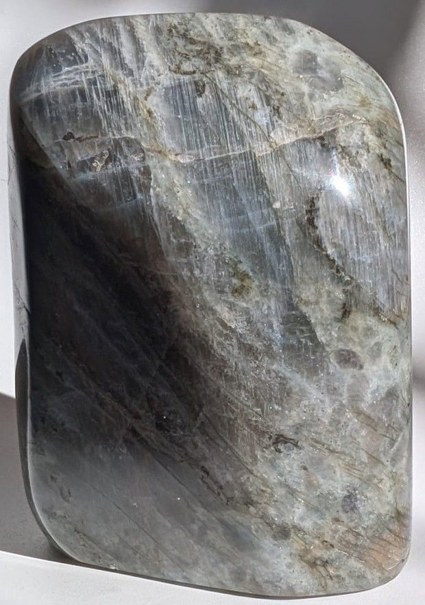 Labradorit Mov - Sculptura piatra semipretioasa