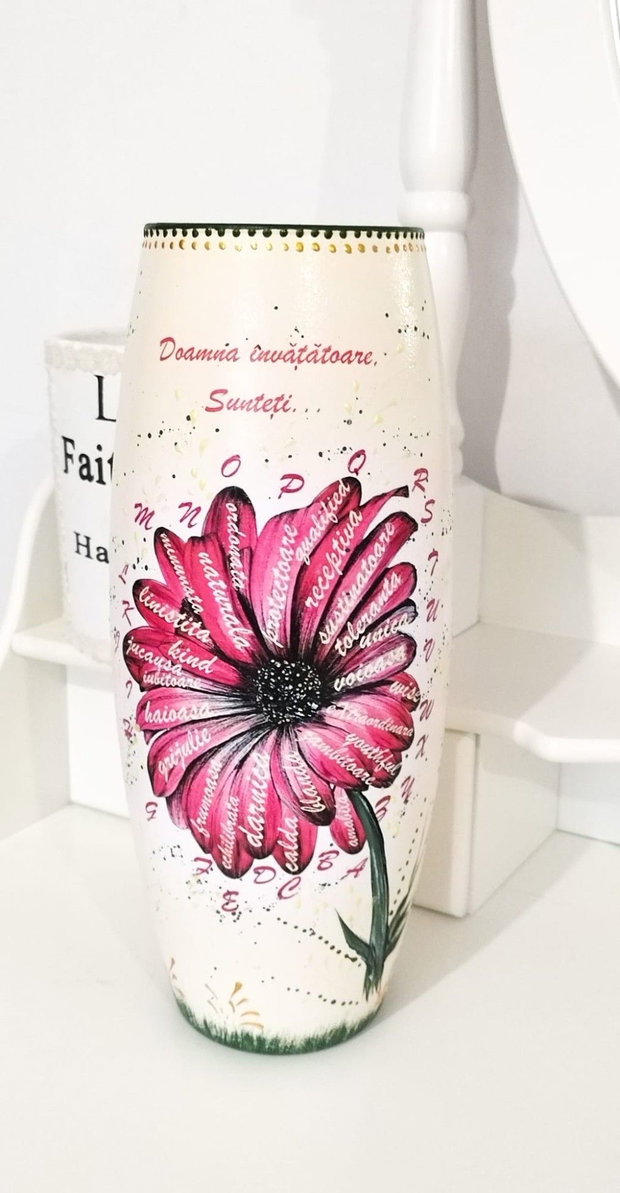 Vaza decorata si personalizata, cadou 8 Martie, cadou de craciun