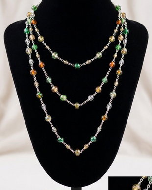 Colier Handmade Aurora Borealis  Croșetat cu Fir Argintiu și Mărgele de Sticlă