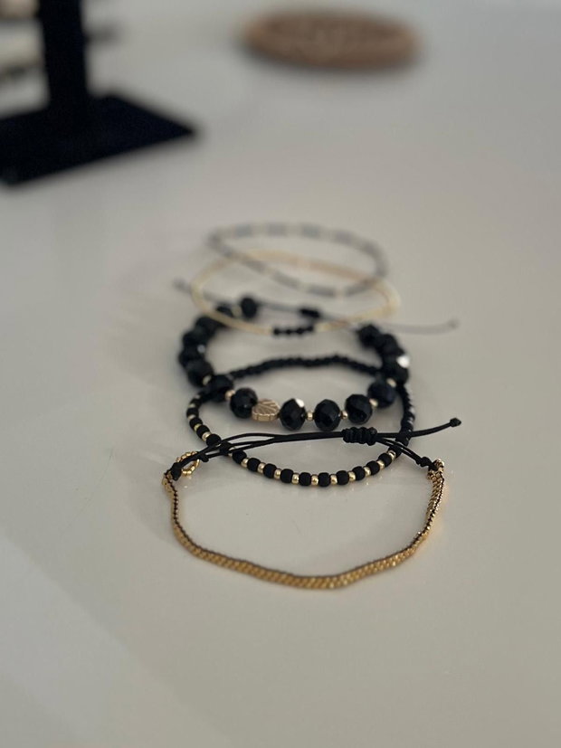 Set 5 Brățări Minimaliste "Golden Night" - Hematit și Cristale de Sticlă