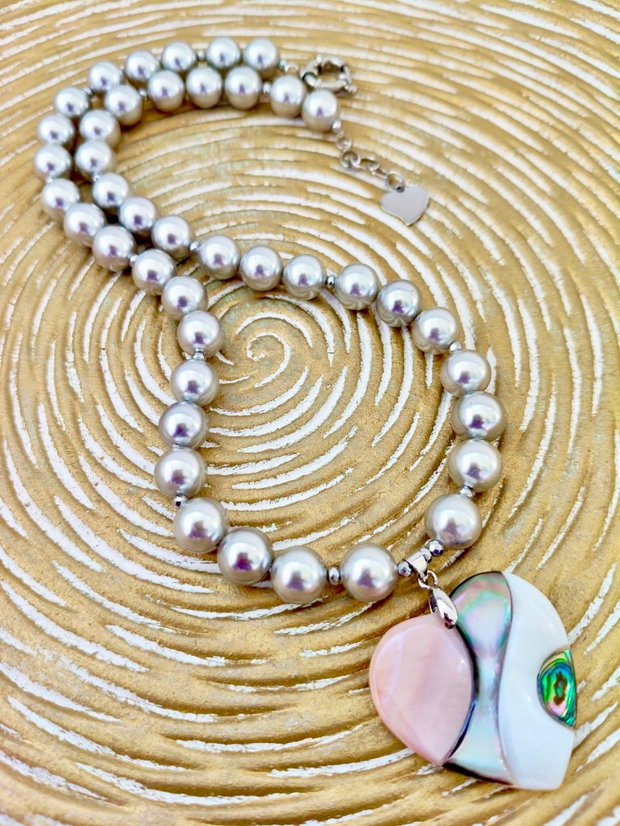 Colier perle de Mallorca gri & inima sidef Paua Shell