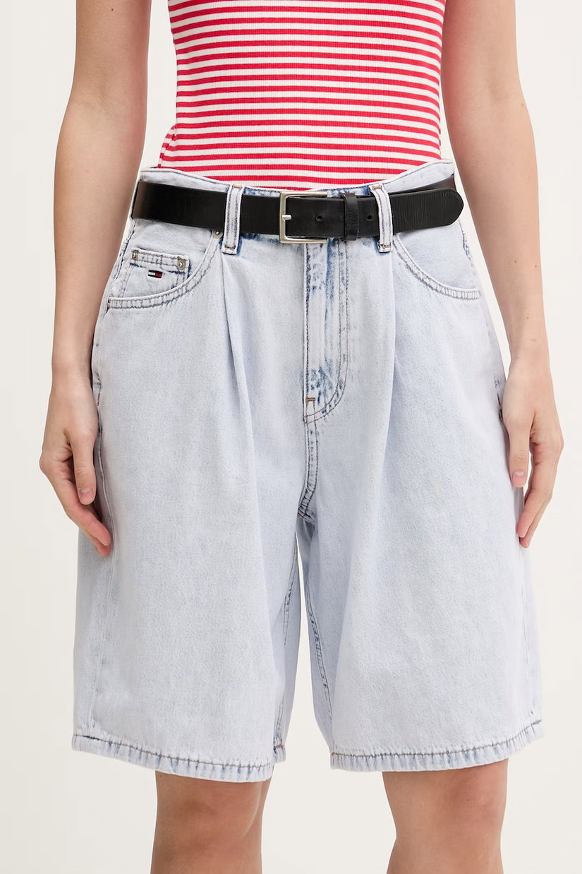 Tommy Jeans pantaloni scurți pentru femei, din denim