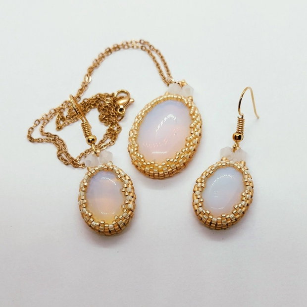 Set cu opal alb