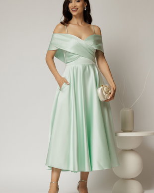 Rochie midi verde menta din tafta de ocazie cu umeri goi