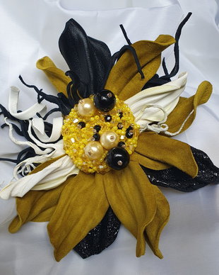 Brosa Floare din piele