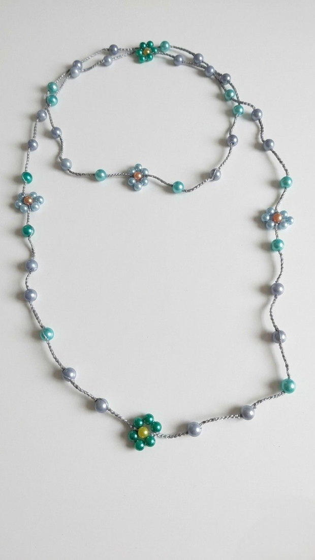 Colier Long Sautoir "Grădina de Perle" Flori Delicate în Nuanțe Pastelate