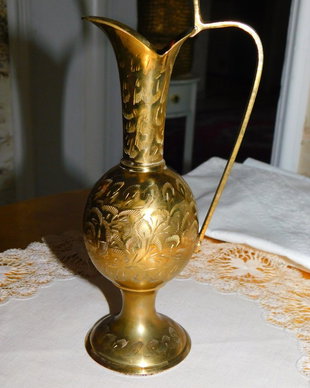 Carafa alama  vintage,  lucrata  deosebit,  colectie de  familie