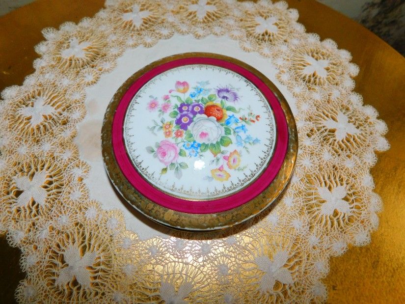 Portelan Limoges  Berry,   bomboniera  vintage autentica,   superba , pictata manual