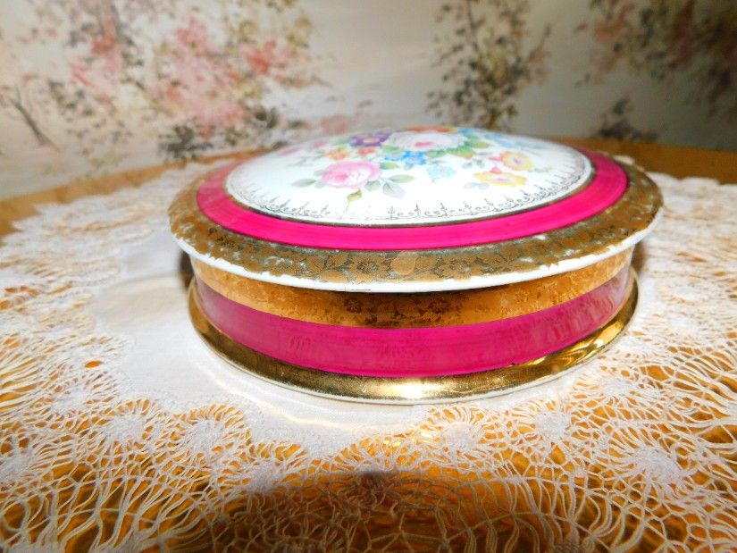 Portelan Limoges  Berry,   bomboniera  vintage autentica,   superba , pictata manual