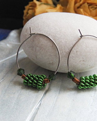 Cercei handmade hoop din cupru non-tarnish și aluminiu verde, pe bază din inox (cod1431)
